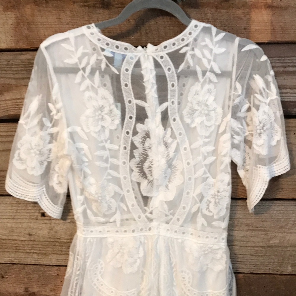 White lace romper - Picture 2 of 5